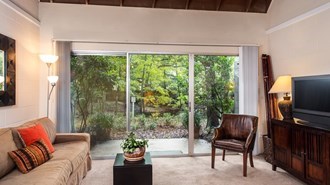 Bridgelight Apartments